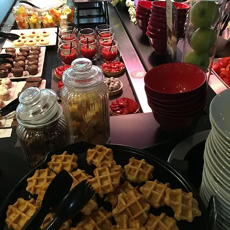 Hotel Campanile Euralille Lila